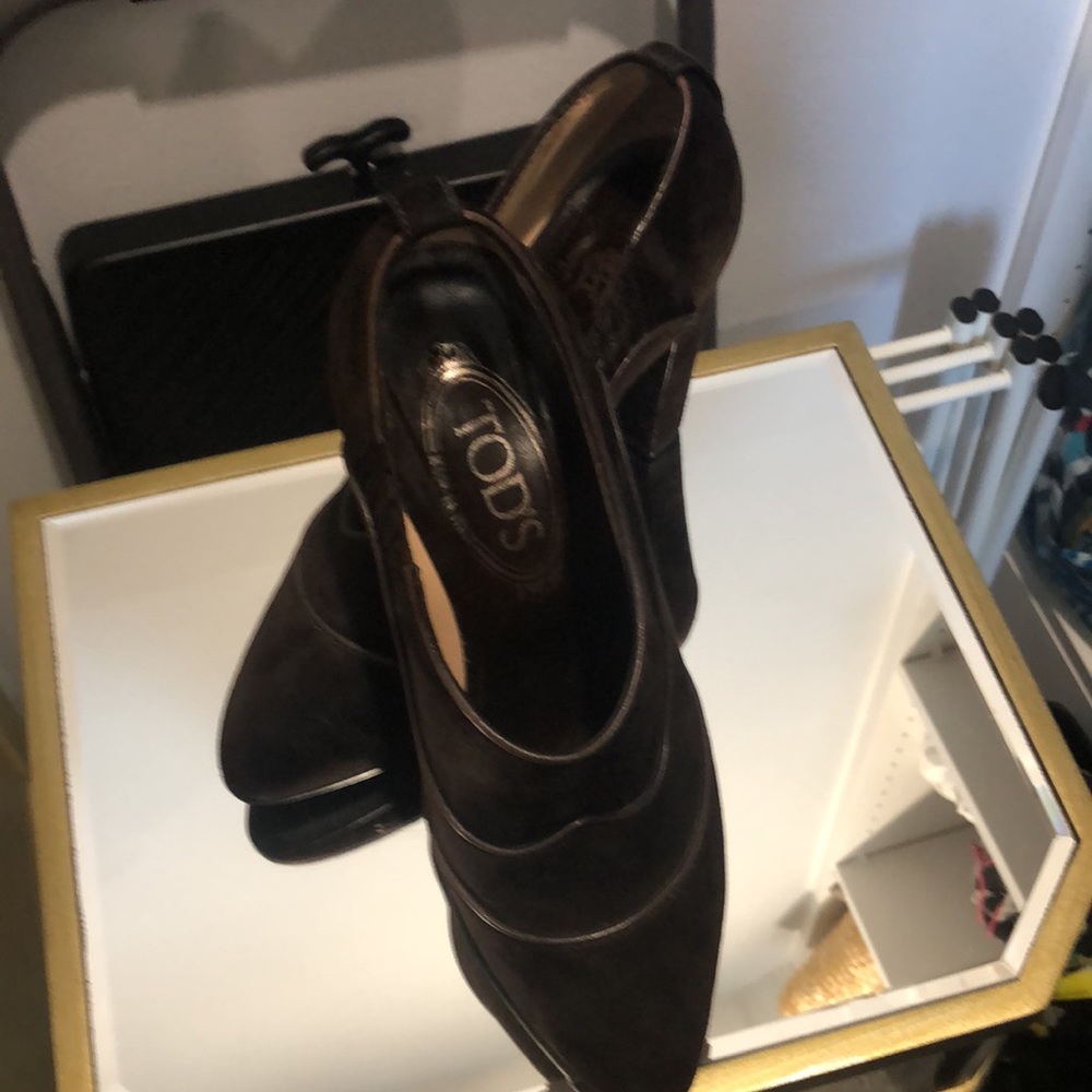 Tods Suede Shoes - Picture 5 of 7